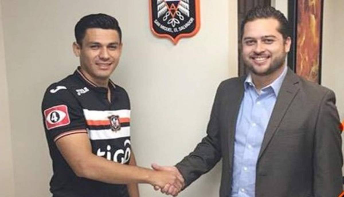 RUMORES Y FICHAJES: Un salvadoreño en el Dortmund; 'Fito' llegaría a Honduras y Lombardi es noticia