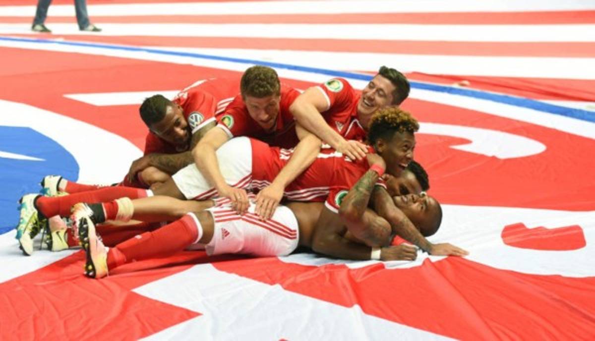 Guardiola se despide con doblete del Bayern Múnich