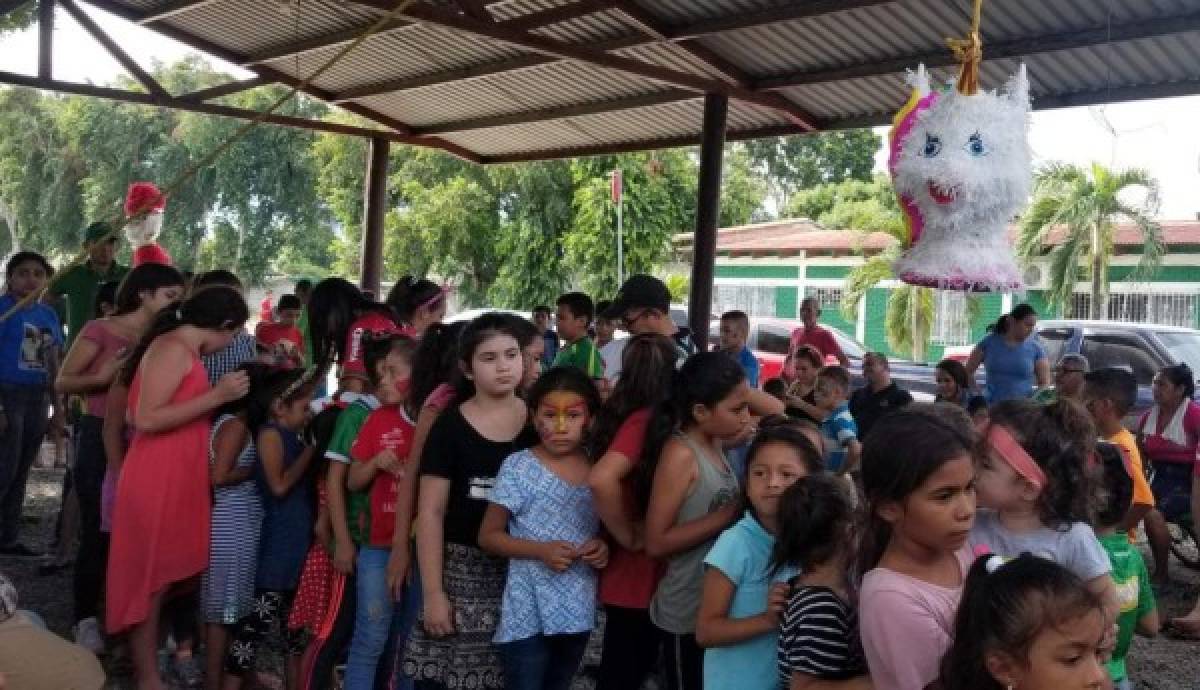 El plantel de Marathón comparte celebrando el Día del Niño en su sede