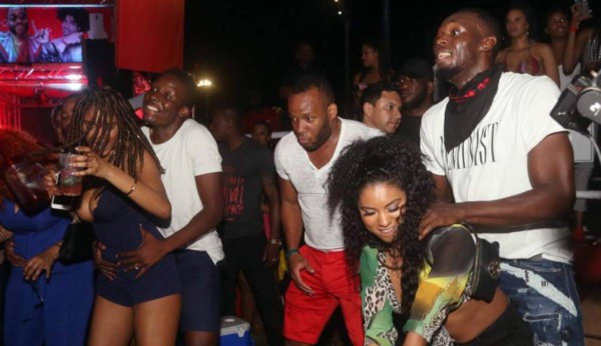 POLÉMICA: La desenfrenada fiesta de Usain Bolt en carnaval de Trinidad y Tobago