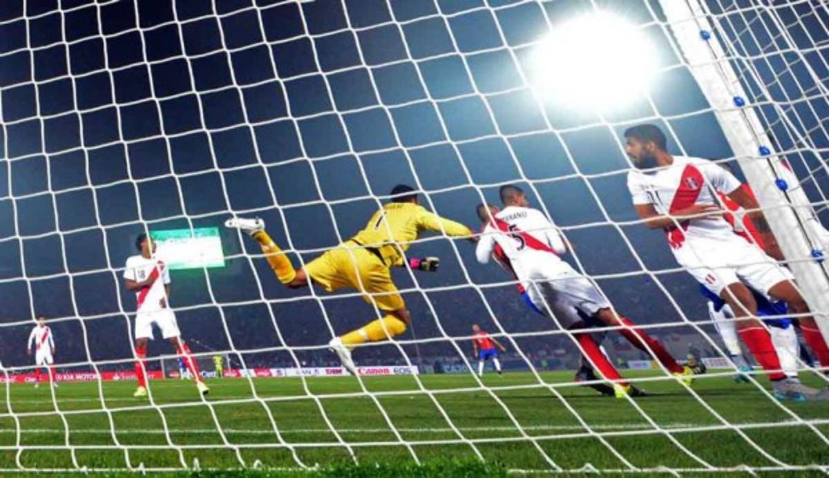 Chile venció 2-1 a Perú y pasa ala final de la Copa America 2015
