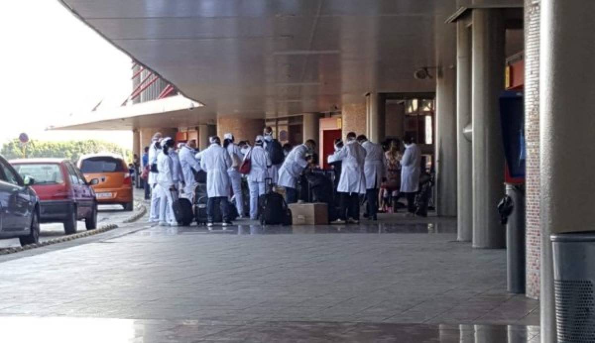 Médicos cubanos llegan a Honduras para ayudar a combatir el coronavirus