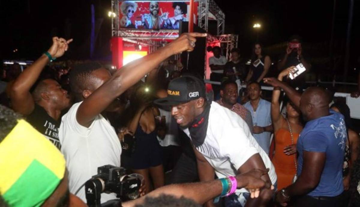 POLÉMICA: La desenfrenada fiesta de Usain Bolt en carnaval de Trinidad y Tobago