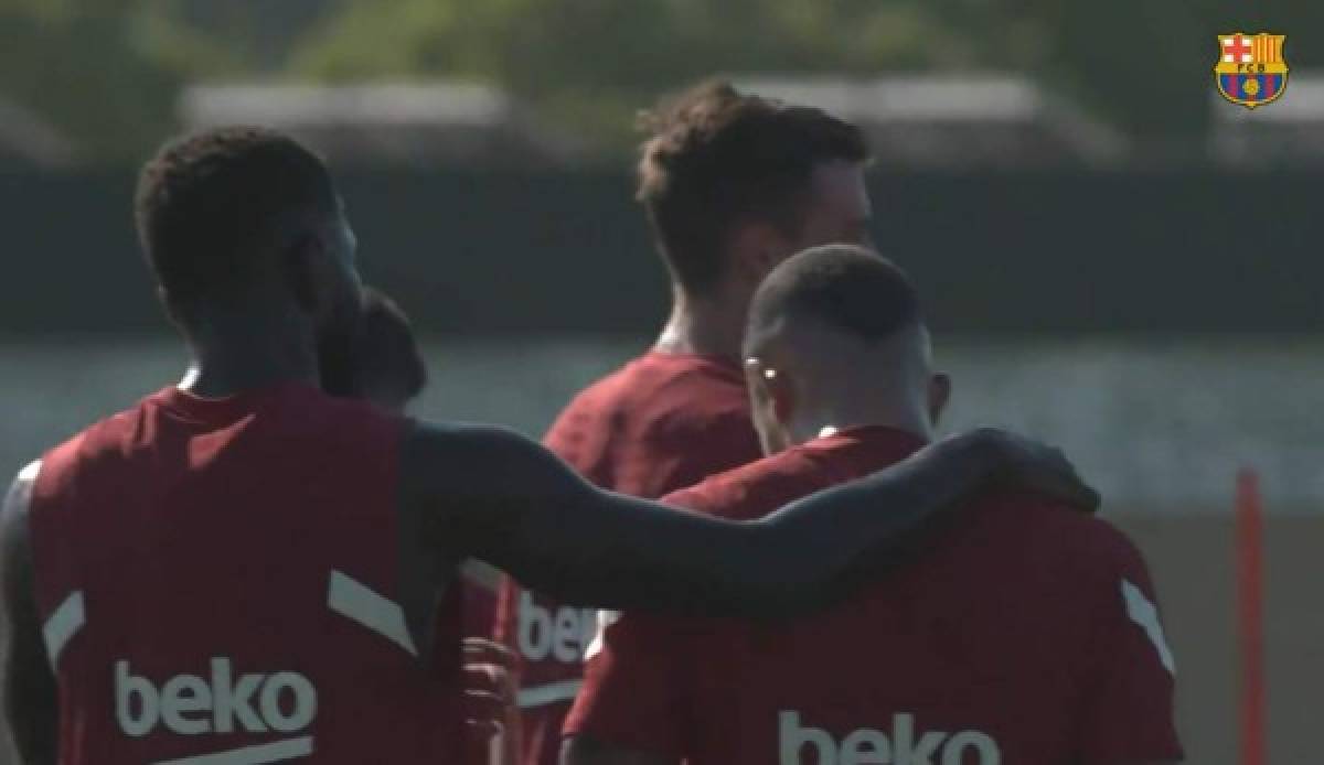 Así fue el primer entreno de Depay en el Barcelona: Solitario, serio y solo un crack lo abrazó