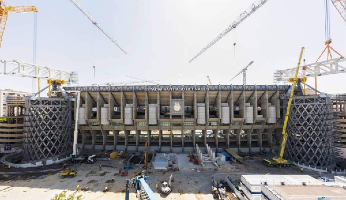Las nuevas imágenes del Santiago Bernabéu: Se instala el impactante techo retráctil