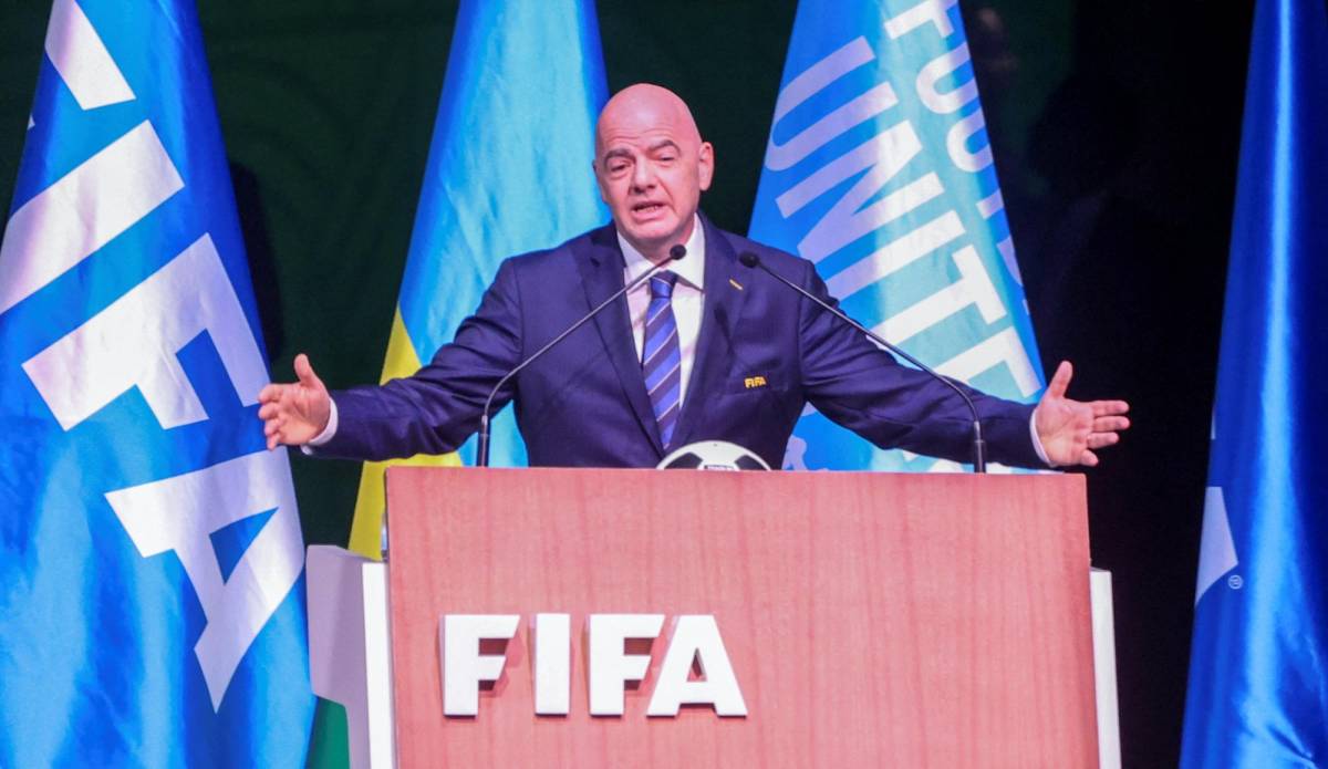 Gianni Infantino, presidente de la FIFA, tomó la decisión de retirar de la organización a Indonesia.