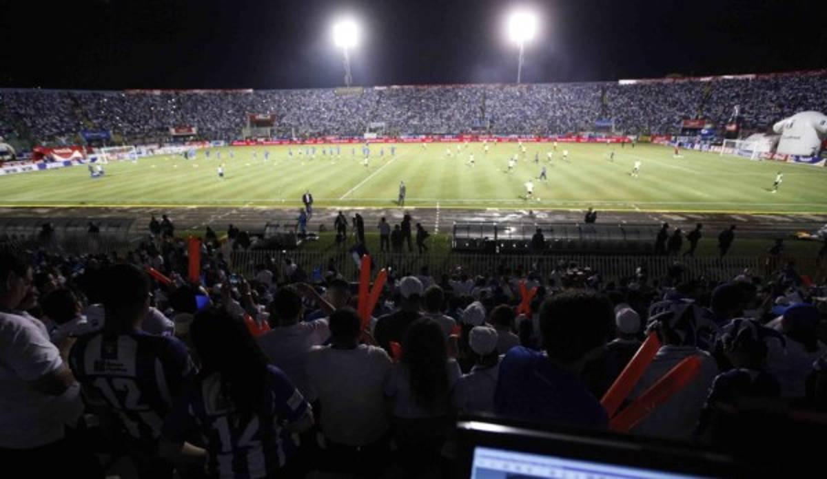 ¡El rotundo cambio que le quieren hacer al estadio Nacional con su alumbrado!