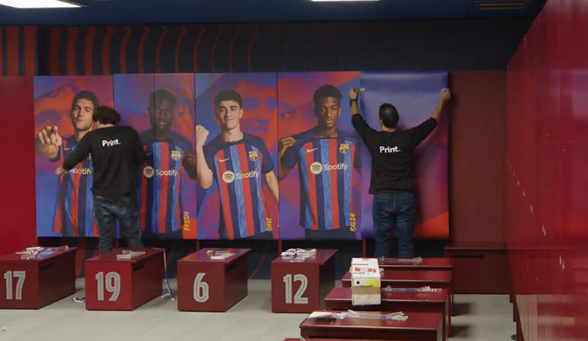 Barcelona aprovecha el parón del Mundial para remodelar su camerino y filtra por error los nuevos dorsales en el plantel