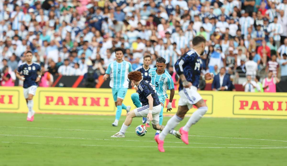 ¿Messi cambió camisa? La modelo y abrazo de hermanos en el Honduras vs Argentina