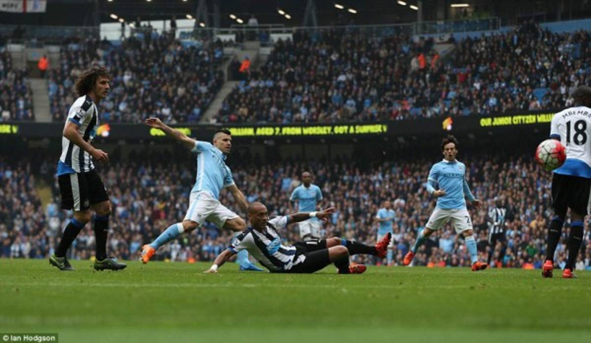 FOTOS: Así fueron los cinco goles del Kun Agüero ante el Newcastle