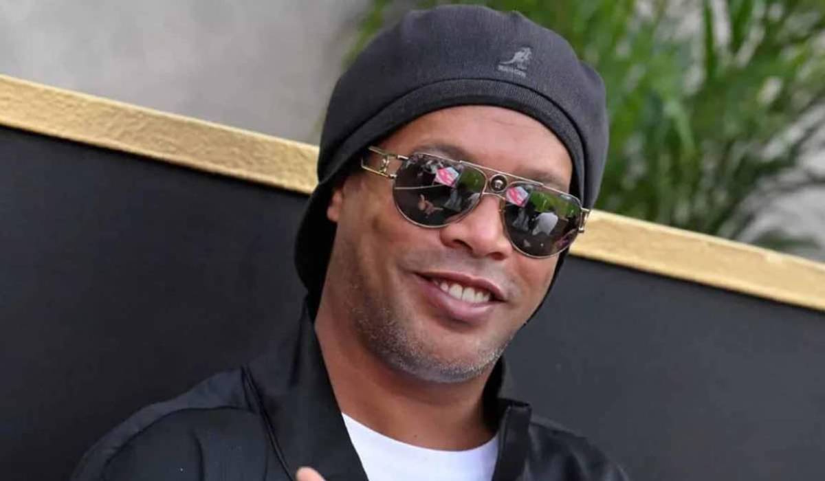 Otra vez en escándalo: el polémico negocio por el que Ronaldinho podría volver a la cárcel y la reacción del brasileño