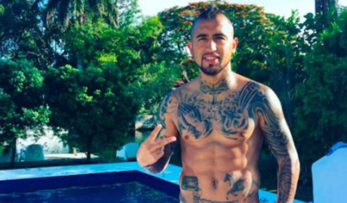 Arturo Vidal: Un 'Rey' rodeado de lujos, viajes y escándalos