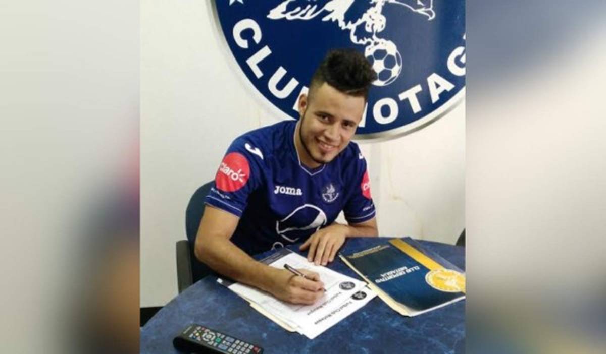 Futbolistas que cambiaron de equipo y ahora viven un infierno en el banco