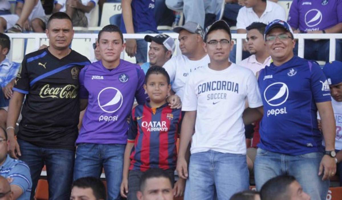 Las mejores imágenes de ambiente del clásico Motagua-Olimpia