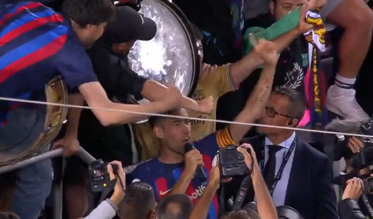 Barcelona celebra el título de campeón de LaLiga: pasillo, “nuevo” mediocampista y Busquets lideró la fiesta