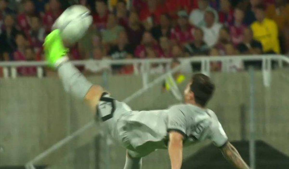 ¿Mejor que la de Cristiano Ronaldo? La tremenda chilena de Lionel Messi que pasará a la historia del fútbol (FOTOS)