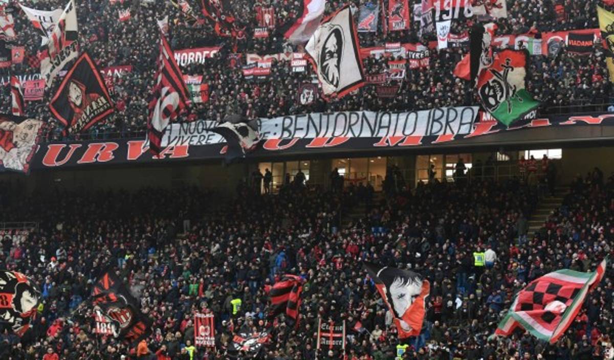 Así fue debut de Zlatan Ibrahimovic con el AC Milan en Italia: Muchas risas y locura en las gradas