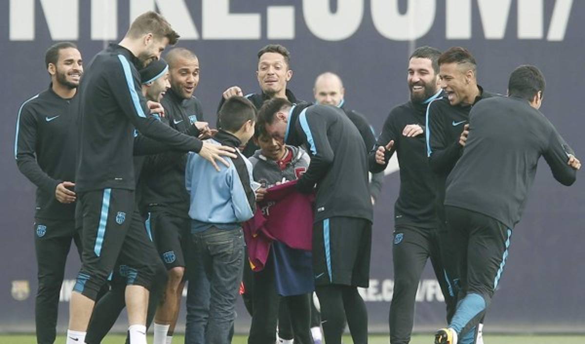 FOTOS: Los espontáneos más recordados que se han metido a la cancha por Messi