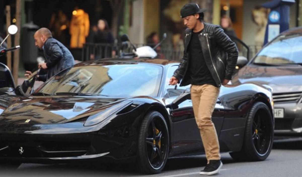 ¿Ridículos o elegantes? Los cracks del fútbol que mejor y peor se visten