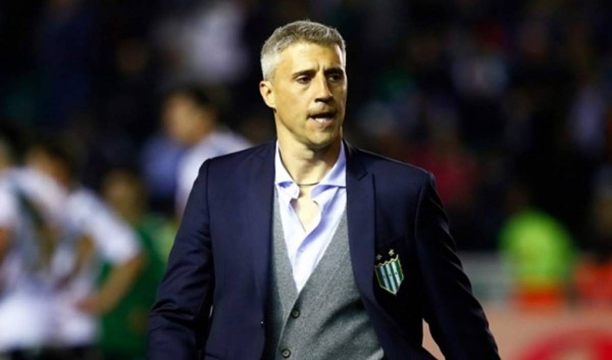 Mercado: El sorpresivo destino de Benzema; Barcelona y Real Madrid se pelean por un delantero