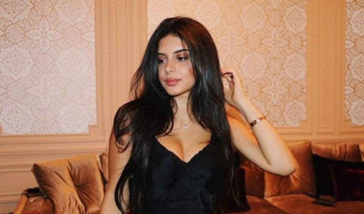 ¡UNA MUÑECA! Así es la bella hijastra que tiene el jugador español Cesc Fabregas