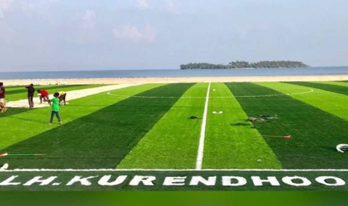 Así trabaja un técnico inglés, encargado de convertir a las Maldivas en una potencia futbolística