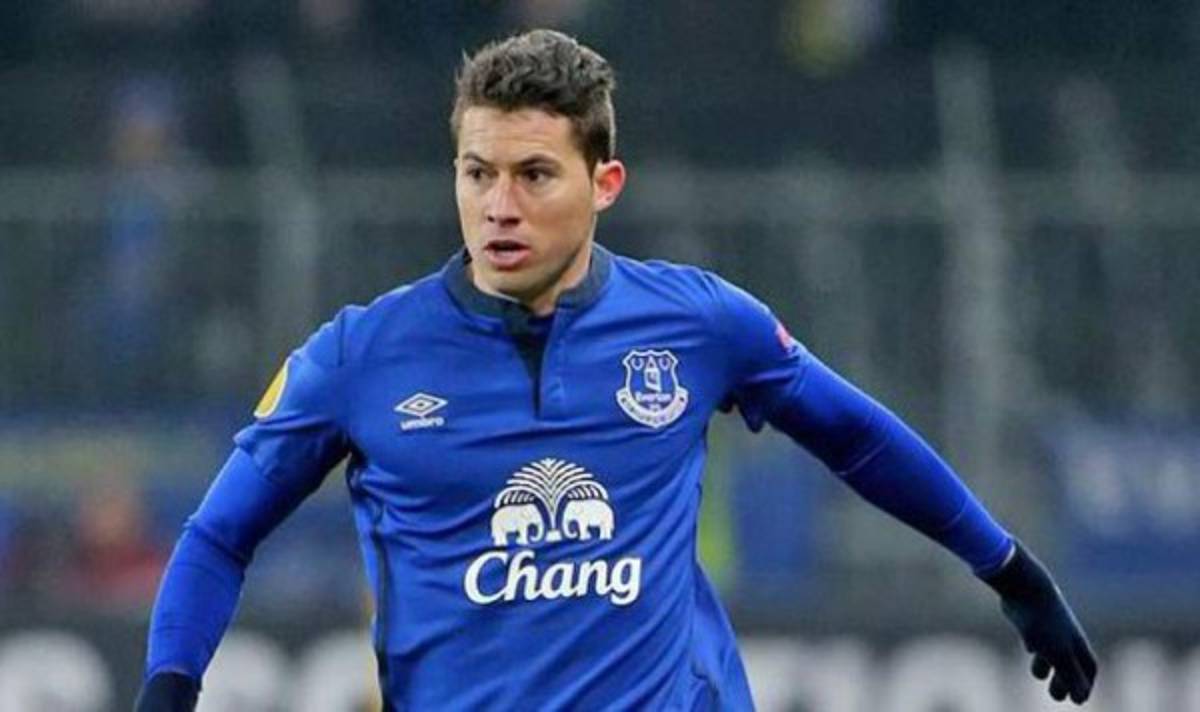 Los movimientos más caros de futbolistas costarricenses al exterior