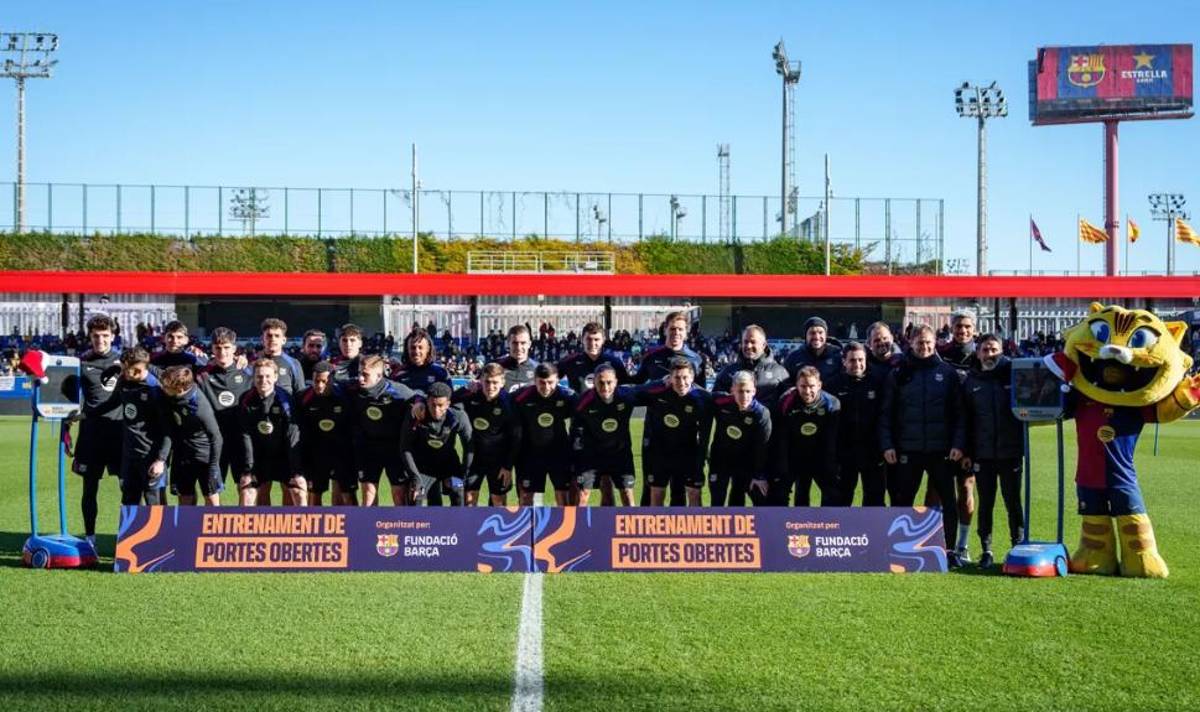 Así fue el entreno del Barcelona a puertas abiertas: comunión con los aficionados de cara al 2025