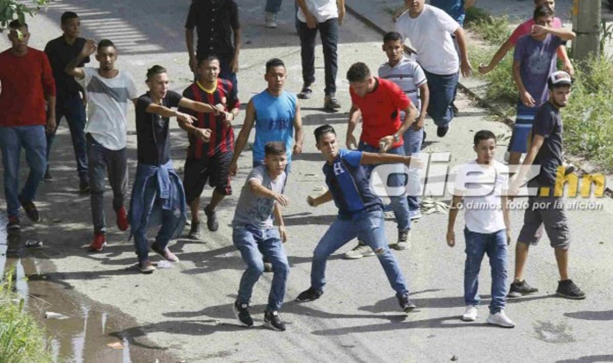 NO SE VIO EN TV: Minutos de terror en el Yankel; Vargas perdió el control al final