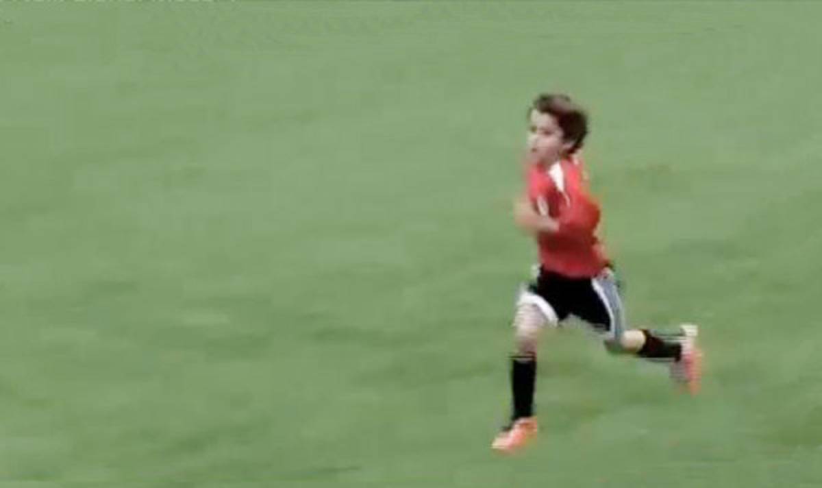 Niño de 8 años es comparado con Lionel Messi