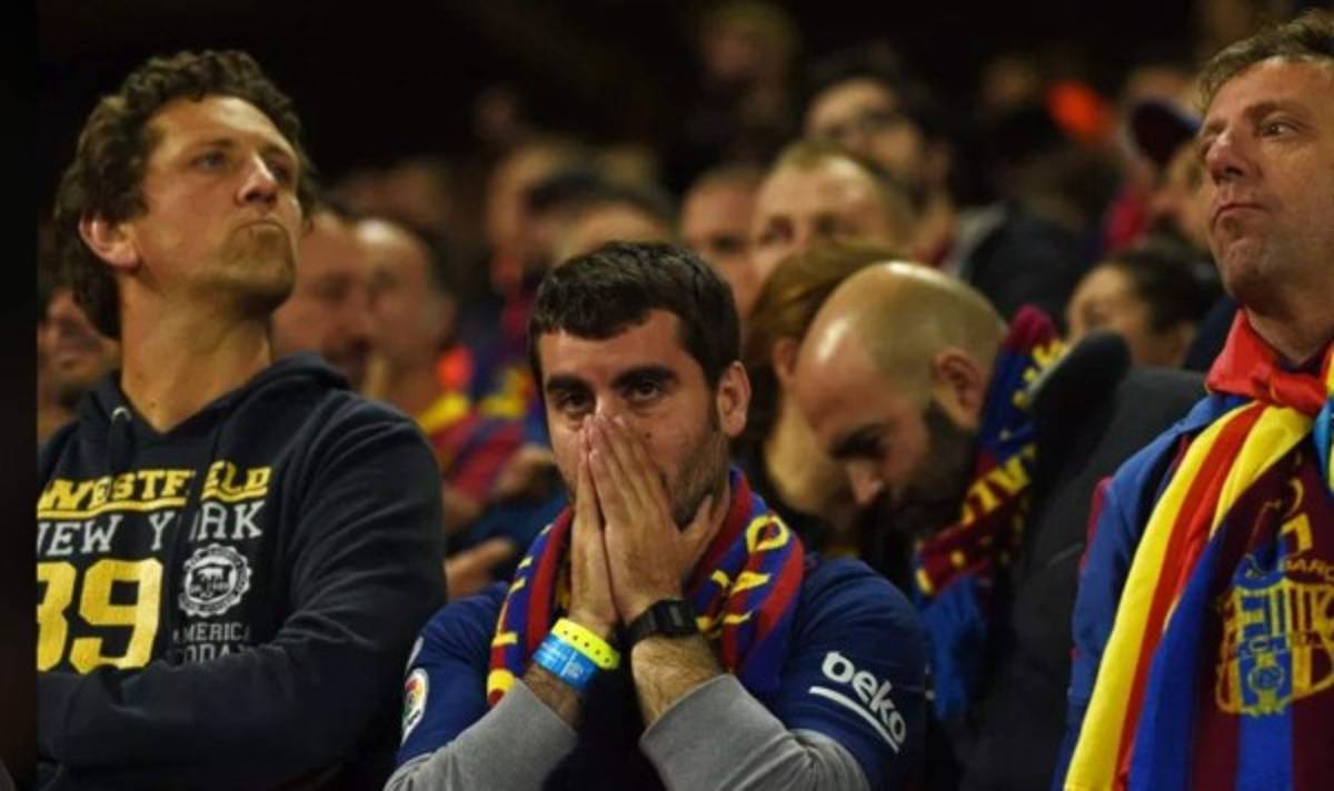 Devastados: Así sufrieron los aficionados del Barcelona el batacazo de Anfield