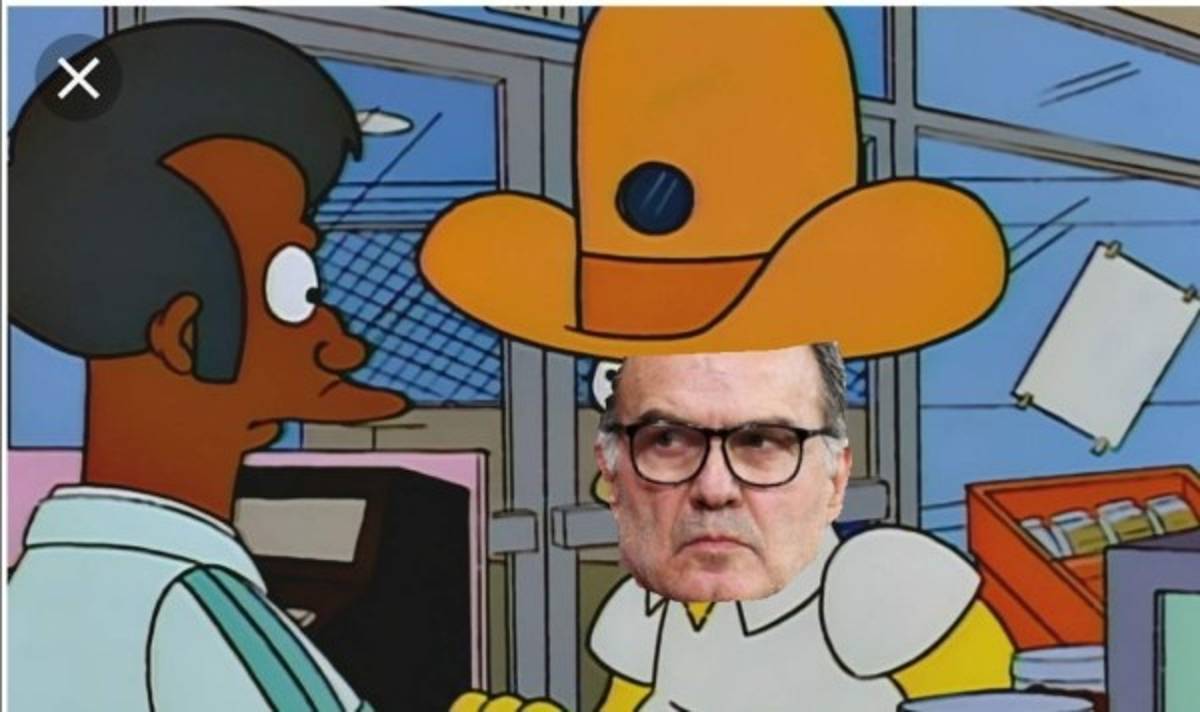 Los memes atacan a Marcelo Bielsa por su caso de espionaje