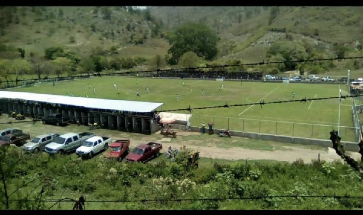 FOTOS: Exóticas canchas en Honduras donde juegan fútbol burocrático