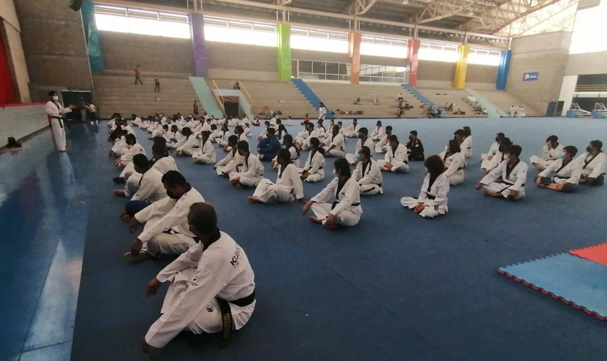 Asociación de Taekwondo de Honduras impartió seminario a más de 100 atletas de las artes marciales en Tegucigalpa