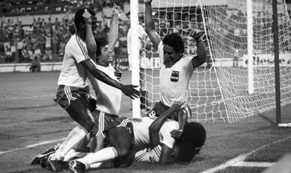 ¡Históricos! Felipe Baloy se une a la lista de los centroamericanos que han celebrado en mundiales