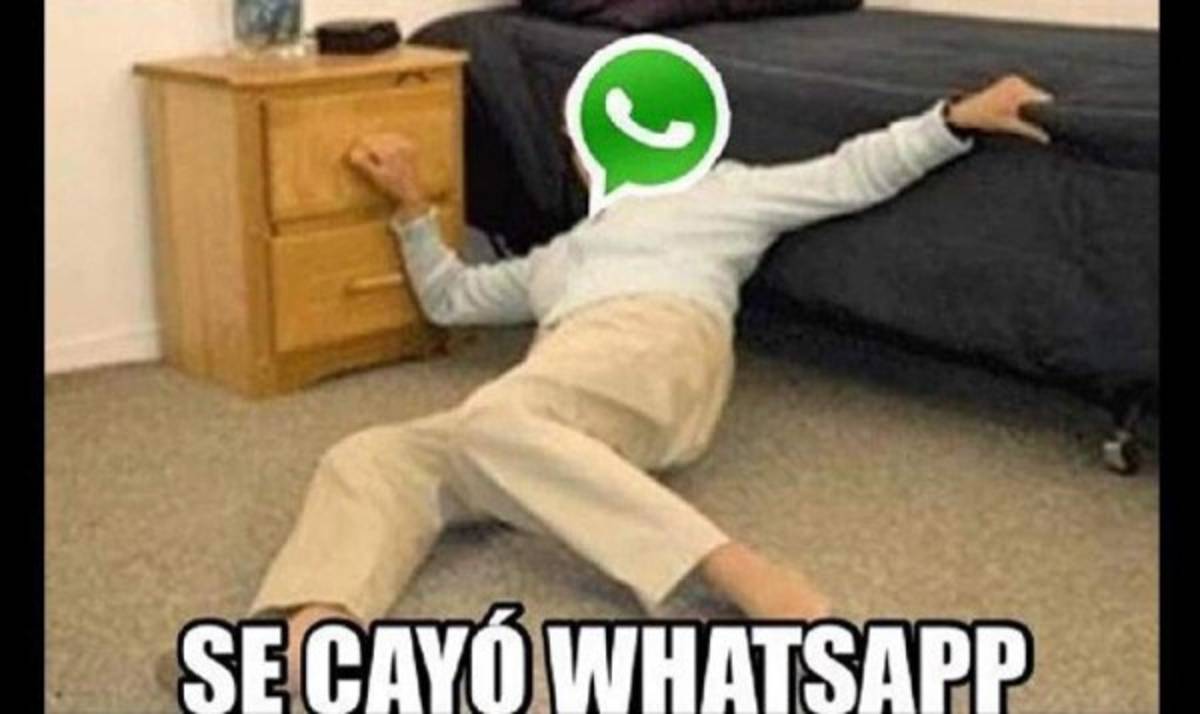 Se cae whatsapp y lo acribillan con duros memes