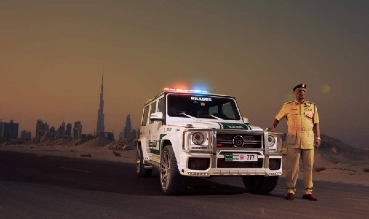 Policía en Dubai presenta sus autos al estilo Need for Speed