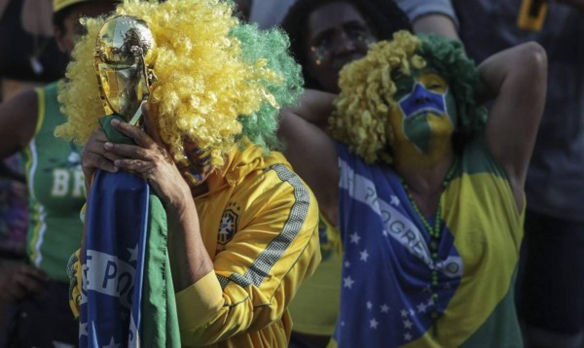 DOLOR: El llanto y sufrimiento de aficionados brasileños tras eliminación de Rusia 2018