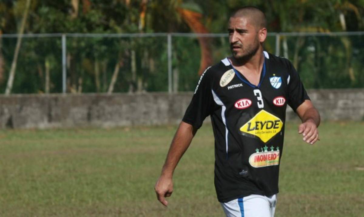 El Victoria sin centrales para el duelo ante Real Sociedad