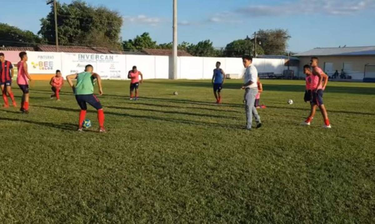 Así le fue a Rambo de León como técnico en la Tercera División de Honduras