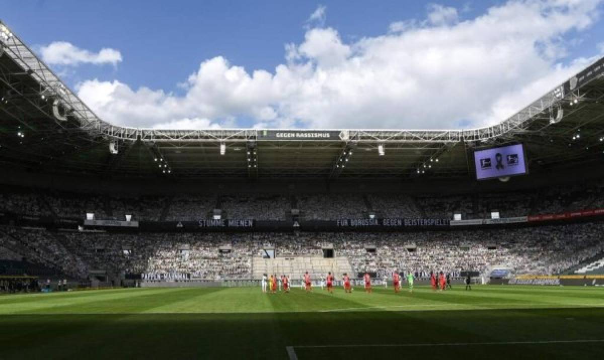 El Borussia Mönchengladbach llena su espectacular estadio con aficionados de cartón