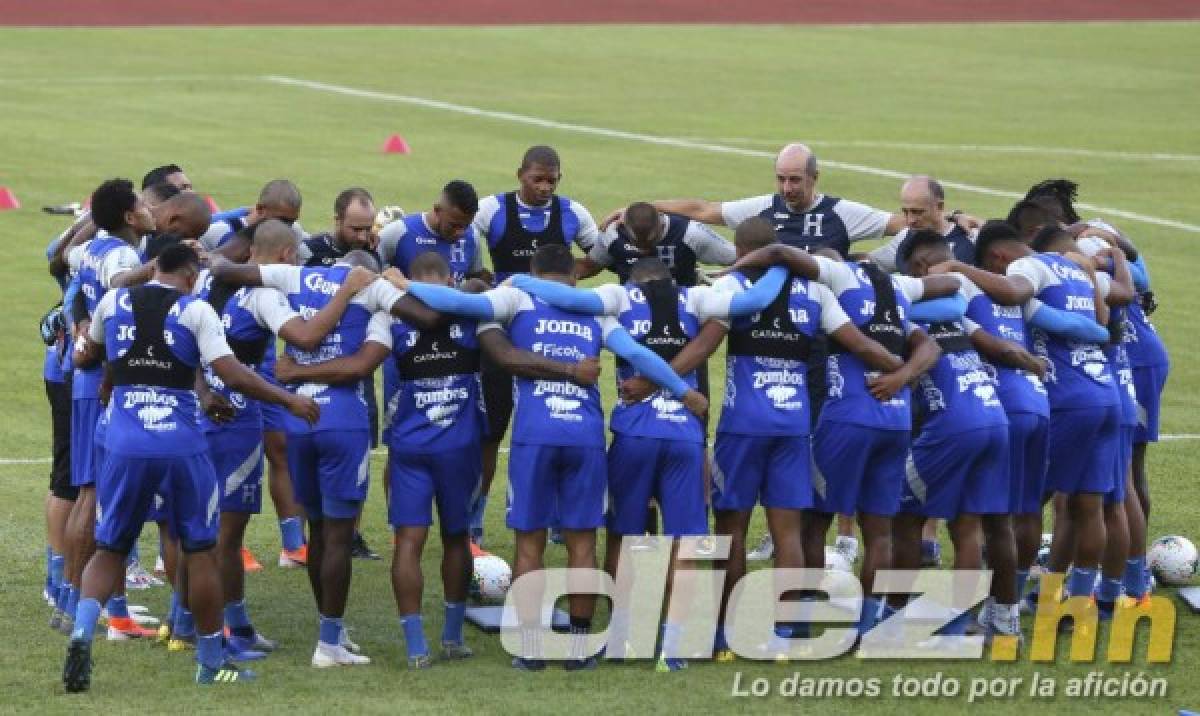 Así fue el entrenamiento de Honduras: Los tenis 'Air Jordan' de Elis, Arnold se entrena y Coito se luce