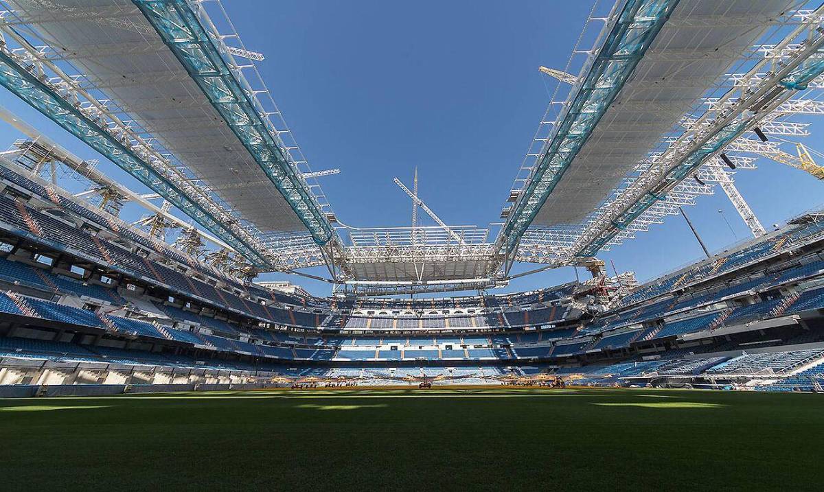 Las nuevas imágenes de las obras del Bernabéu y el impactante invernadero subterráneo para guardar el césped
