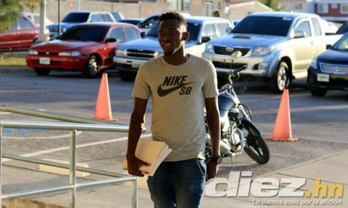 Así es la vida del delantero Alberth Elis en la Universidad