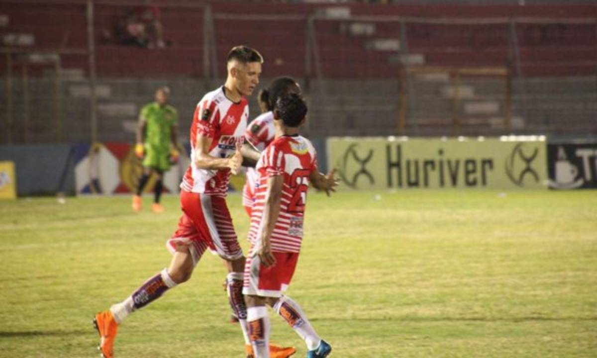 Fichajes: Motagua anuncia altas y se pronuncia sobre Carlos Discua; Minas se queda sin DT