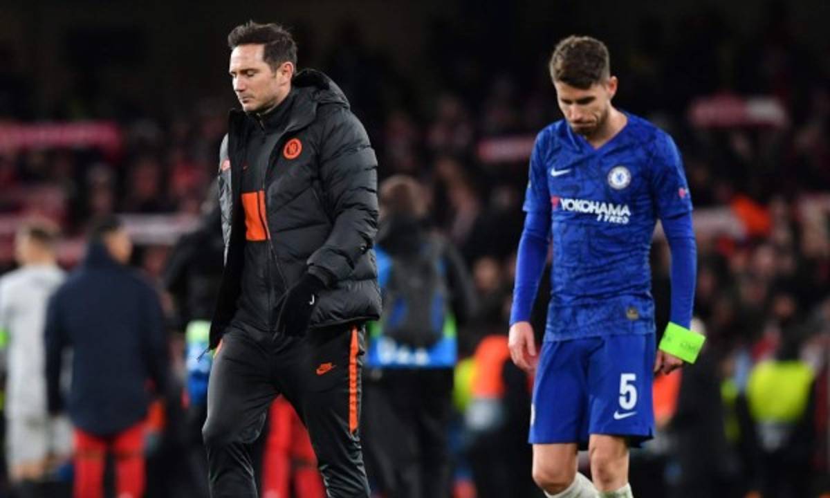 ¡Preciosa modelo rubia lanza ''picante'' promesa si el Chelsea gana la Champions League!