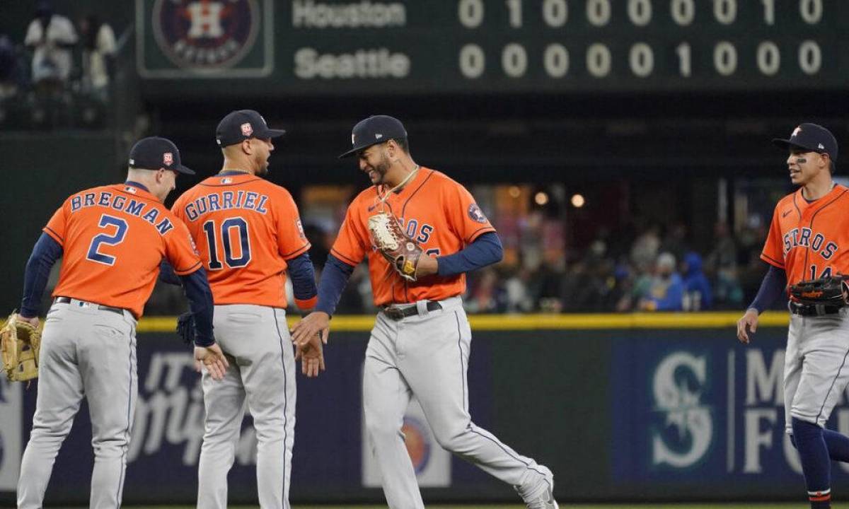 Mauricio Dubón se perdió el primer juego de la serie ante los Marineros, que vencieron 6-1 a los Astros.