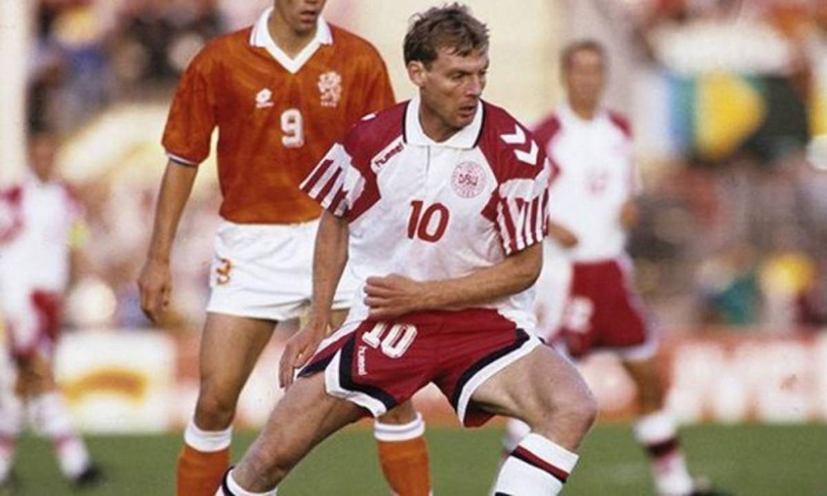 'Mágico' González de los 22 futbolistas más fascinantes según libro argentino