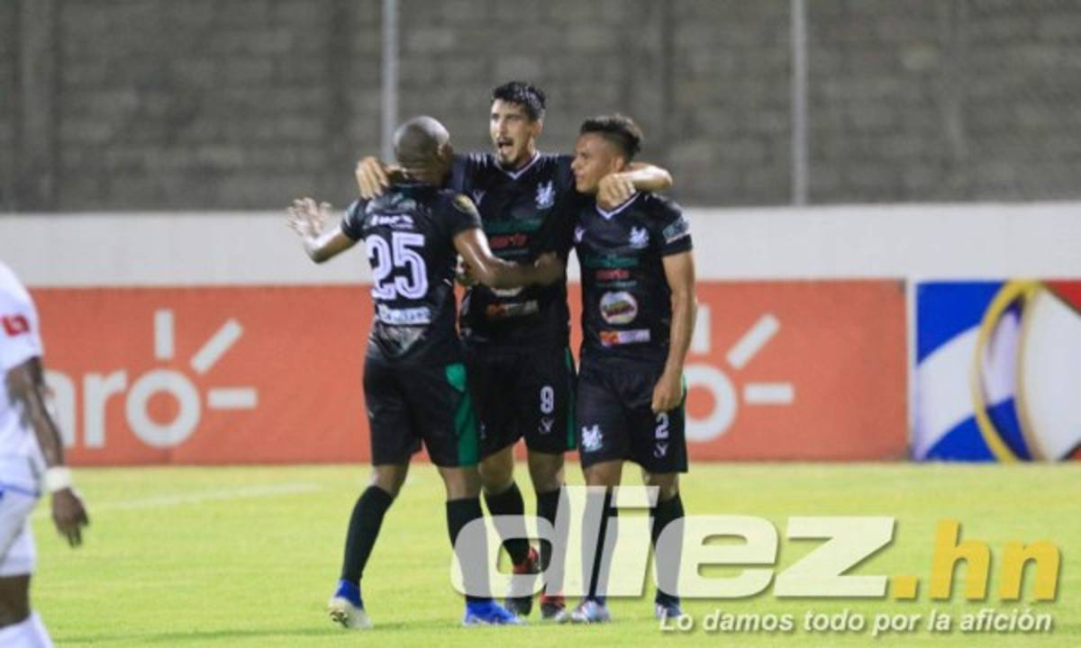 No se vio en TV: La frustración de Troglio y Olimpia tras perder el invicto; Olanchito y sus bellezas