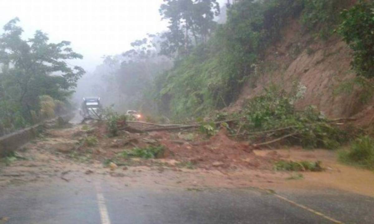 ¡ALERTA! Fuertes tormentas inundan varios departamentos de Honduras